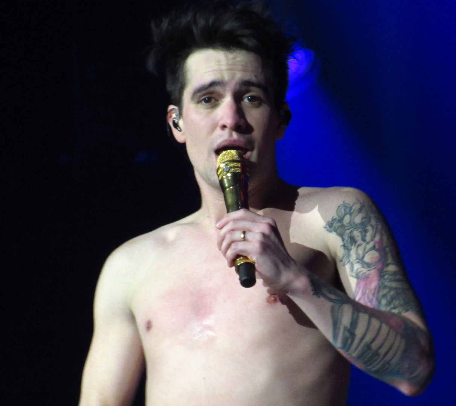 Urie after sound problem fixed at SNHU arena